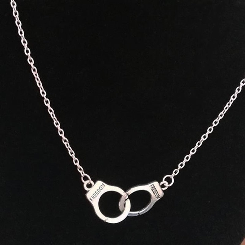 Unisex pendant necklaces