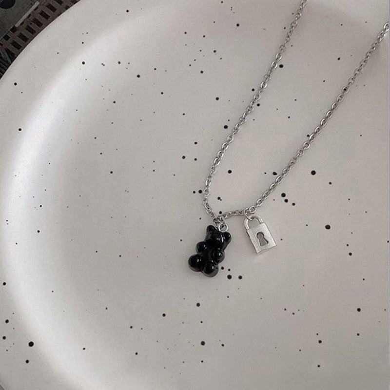 Unisex pendant necklaces