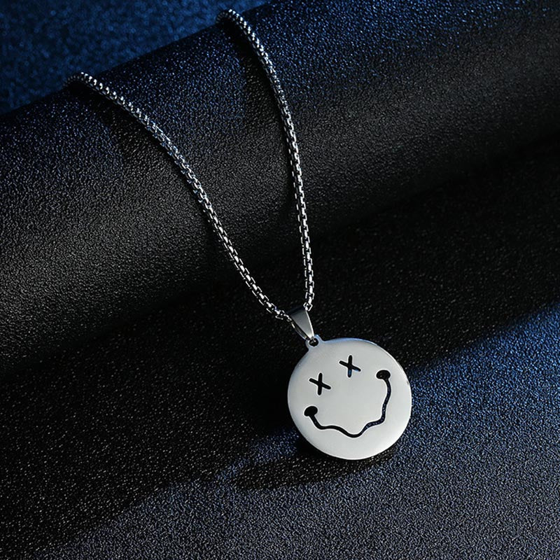 Unisex pendant necklaces